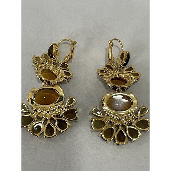 CAROLEE GOLD TONE FLOWER TEARDROP EARRINGS New - Picture 4 of 4